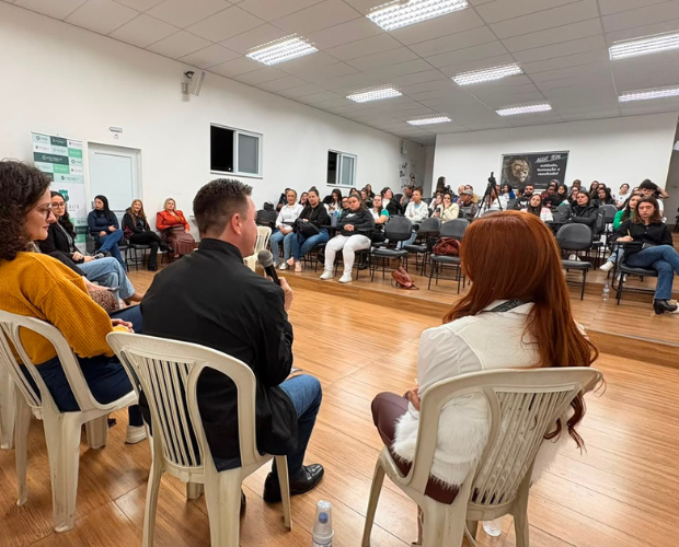 Col�gio Jo�o Paulo II realiza debate sobre Luta Antimanicomial